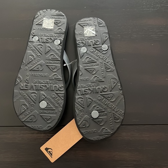 Quicksilver flip flops - Picture 2 of 3